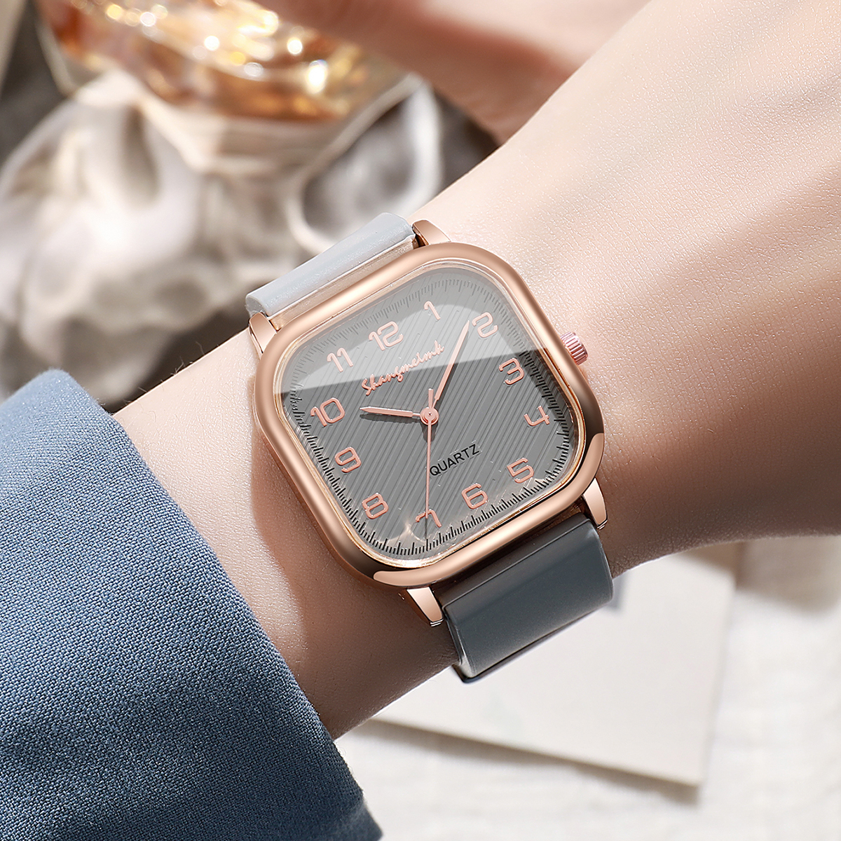 Fashion Square Women Watches C - Silicone Band Women 评论和价格