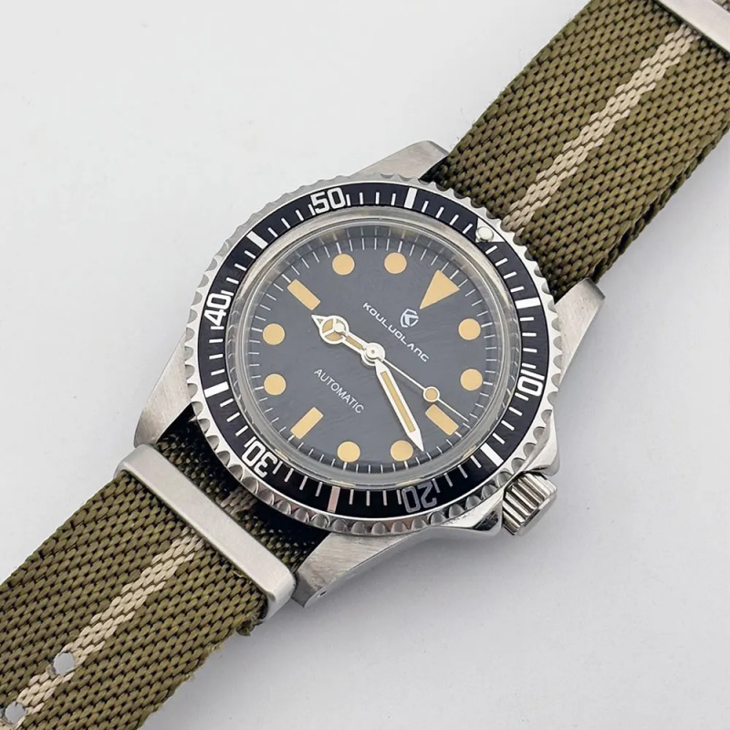 NH35 vintage 40mm sapphire gla - Tropic Strap Vintage 评论和价格