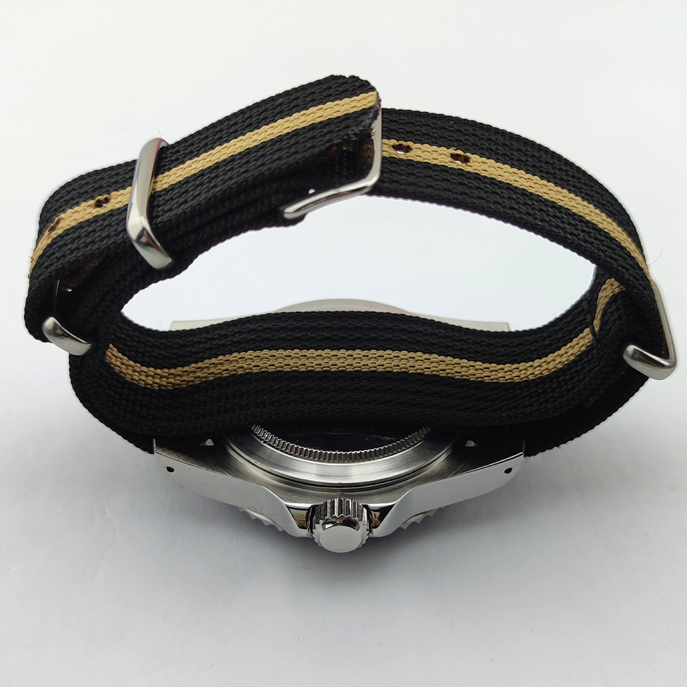 Vintage Diver Automatic Watch  - Tropic Strap Vintage 评论和价格