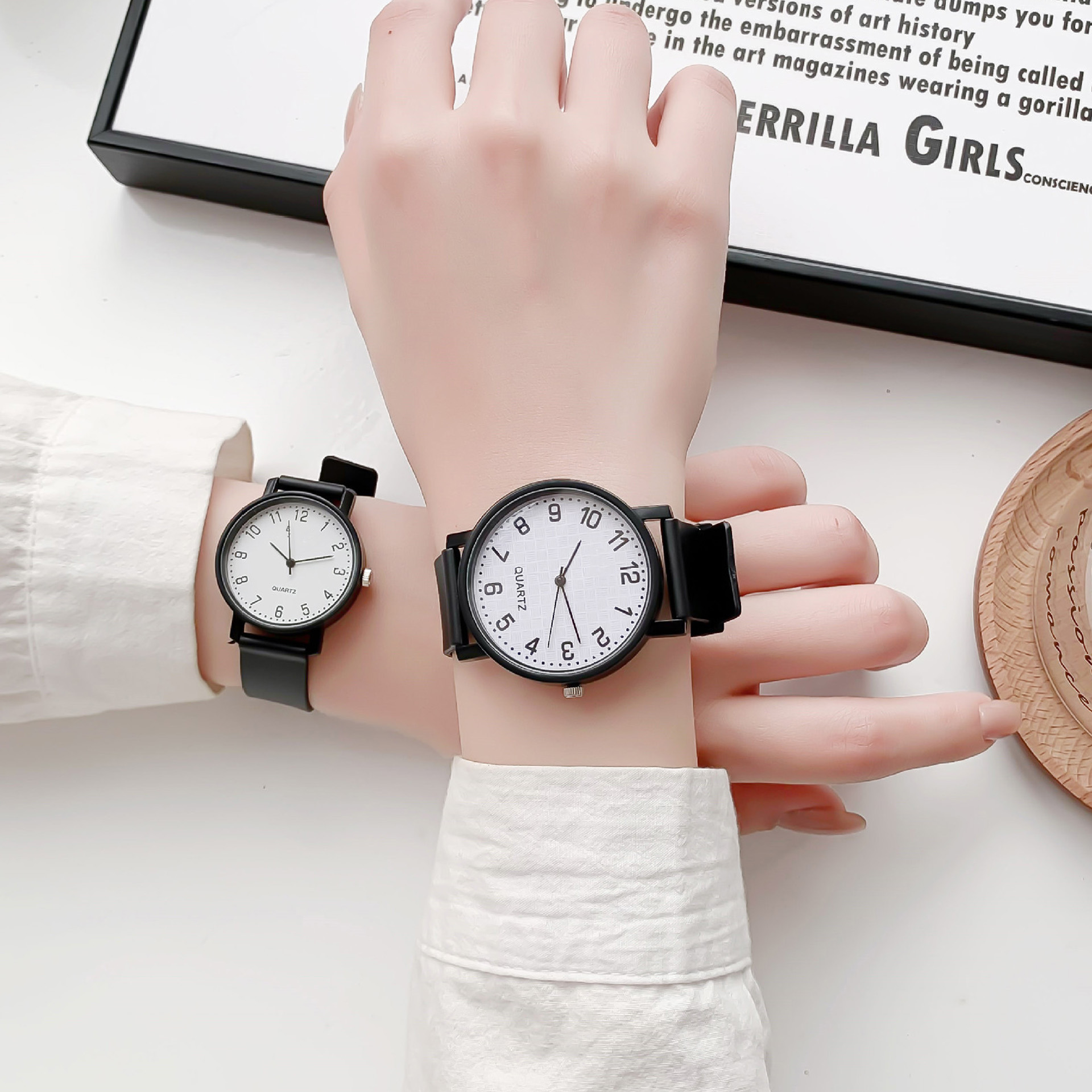 Simple Black Watch Quartz Watc - Silicone Band Women 评论和价格